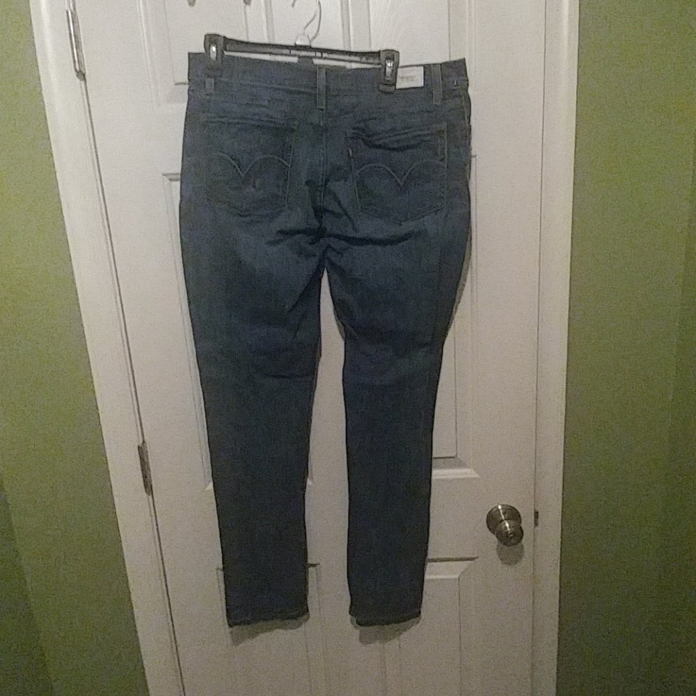Levis Jeans - Picture 2 of 2